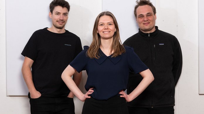 Porträt zwei Gründer und eine Gründerin von philia
